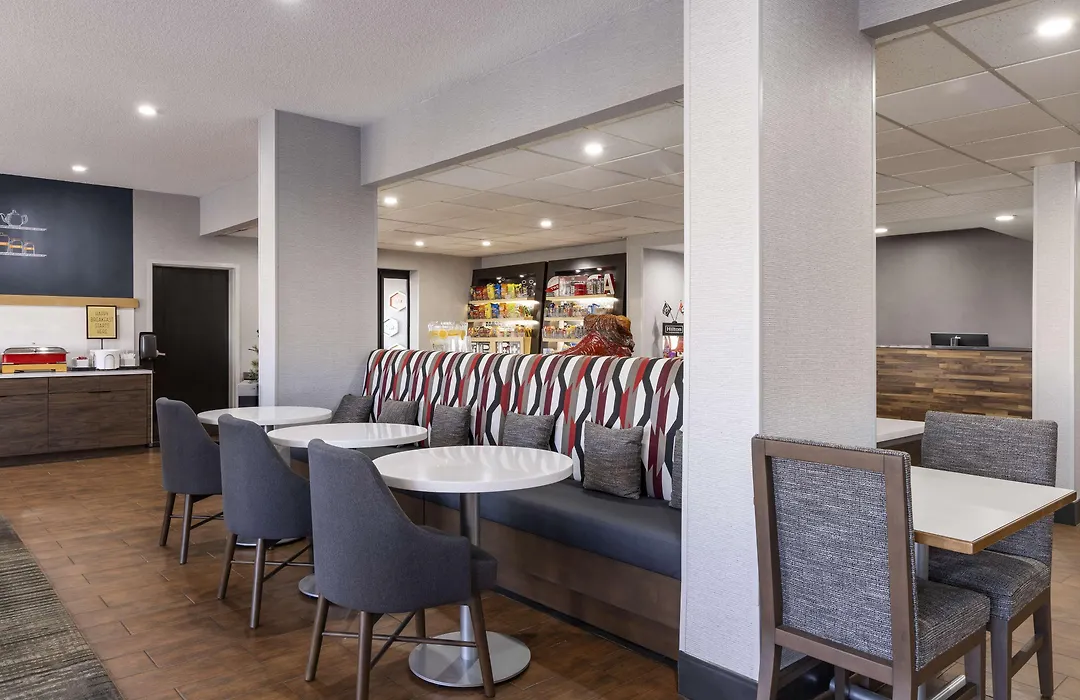 Hampton Inn Athens-1